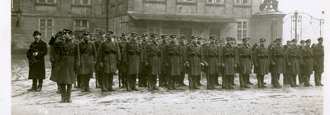 Historická fotografie z přelomu roku 1919 a 1920