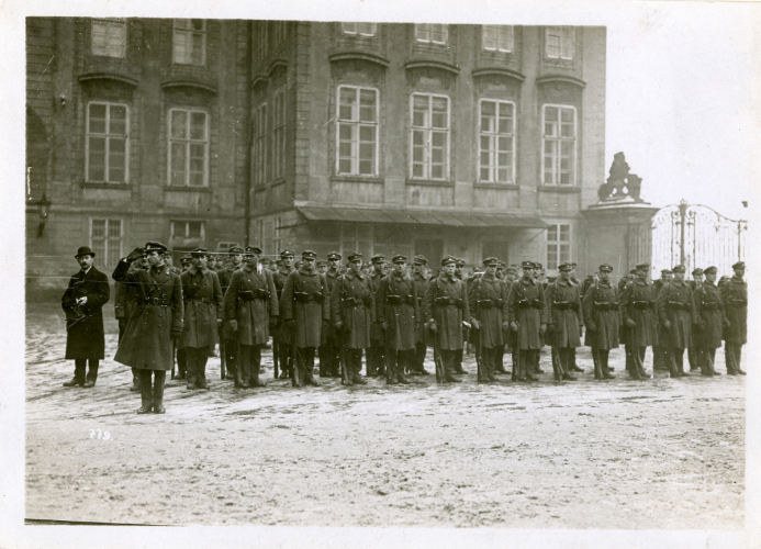 Historická fotografie z přelomu roku 1919 a 1920