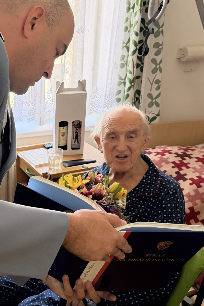 100. narozeniny bývalého Hraďáka pana Stanislava Jakeše