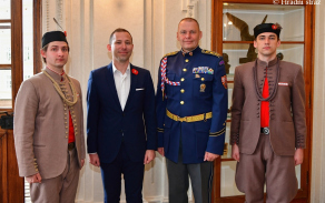 Připomenutí spolupráce mezi Hradní stráží a Českou obcí sokolskou