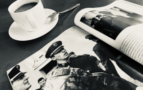 Říjnové číslo časopisu Esquire o Hradní stráži