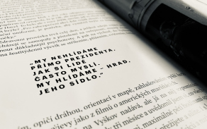 Říjnové číslo časopisu Esquire o Hradní stráži