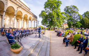 Hudba Hradní stráže na Brodwayi dne 21. května 2025
