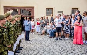 Slavnostní vojenská přísaha absolventů Dobrovolného vojenského cvičení dne 31. července 2026
